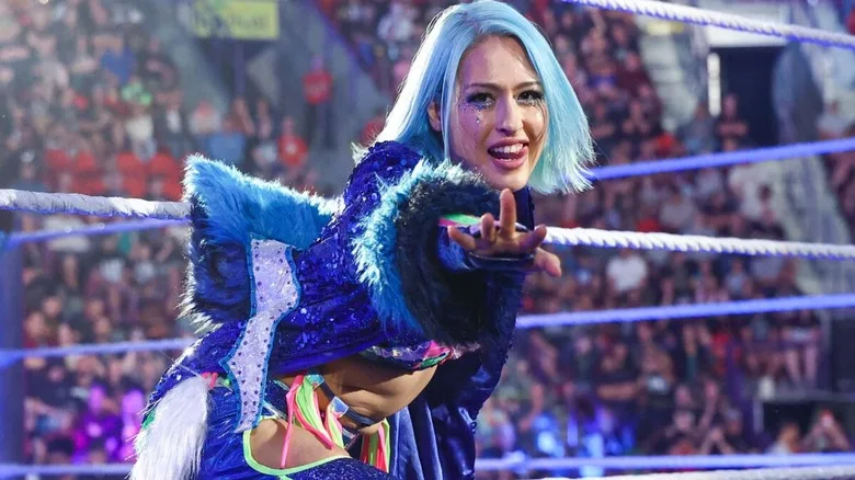ブルーレイがWWEスマックダウンでチェルシー・グリーンに挑む新たな挑戦者を熱望
