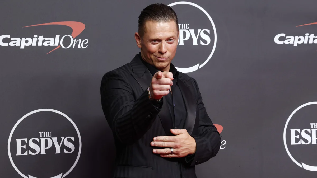 WWEが「The Mike」商標出願！ミズが激怒「絶対に流行らせない」