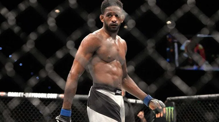 39歳マグニ、壮絶逆転TKOでUFC通算25勝目！歴代2位浮上