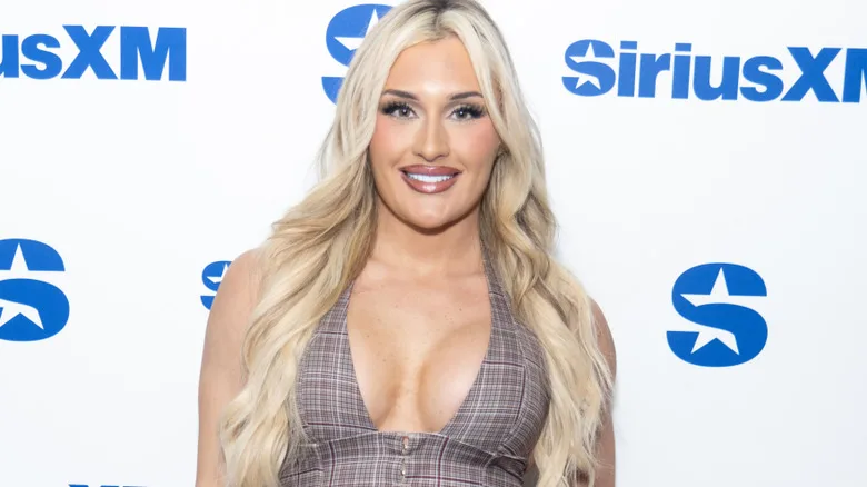 ティファニー・ストラットン、WWEのリングで輝くファッション秘話